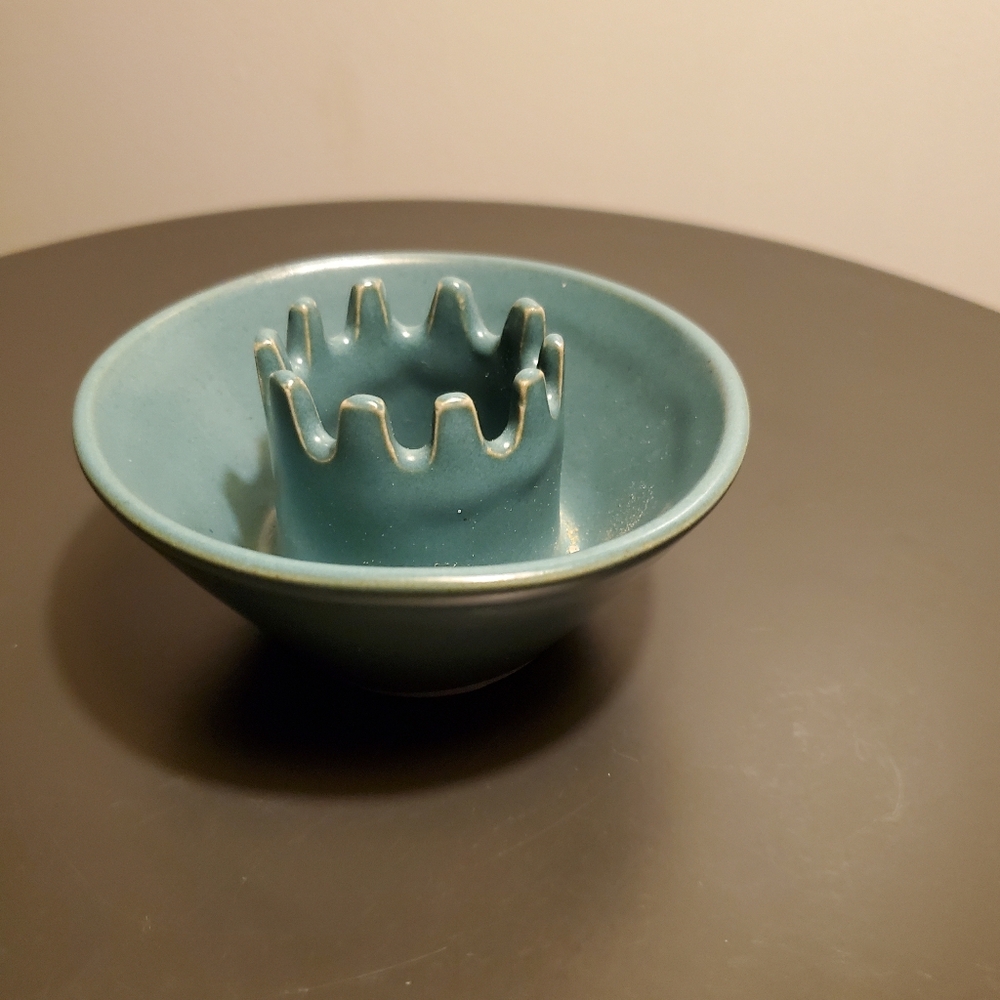 Vintage bennington pottery/candy dish/ashtray/studio pottery/US